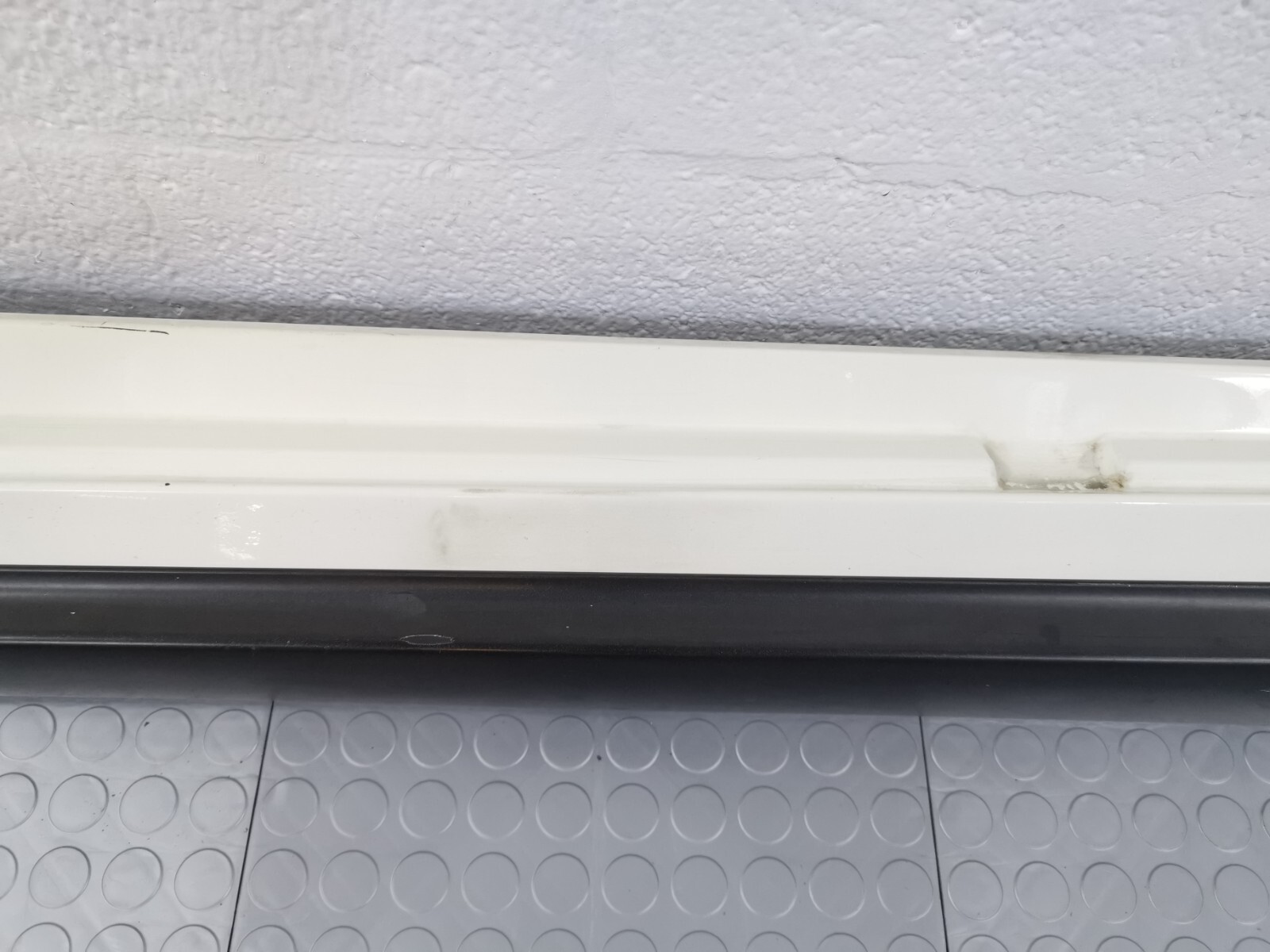 14-19 MASERATI QUATTROPORTE S Q4 LEFT DRIVER SIDE SKIRT WHITE MOLDING