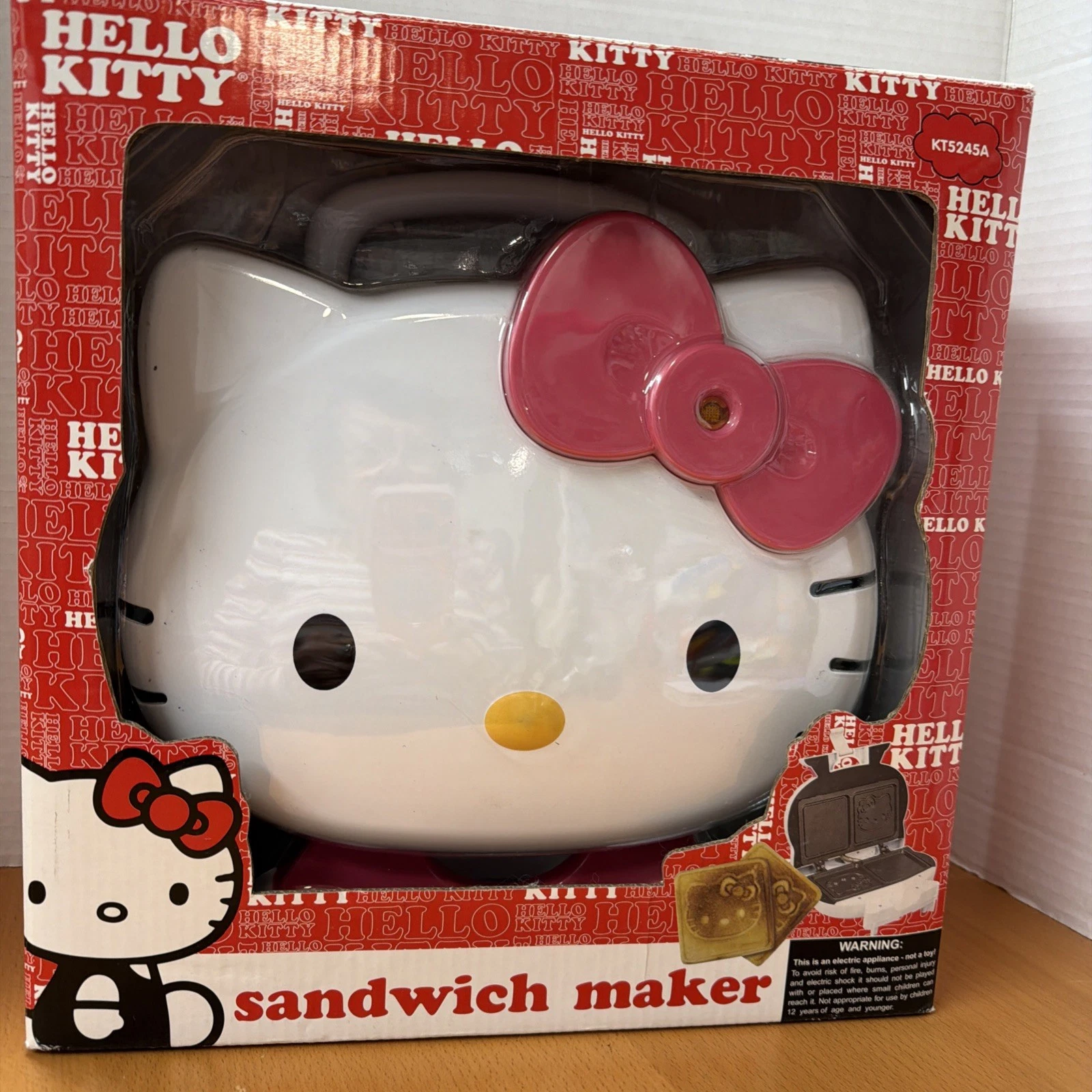 SANRIO HELLO KITTY HOT SANDWICH MAKER #KT5245A NEW IN BOX ~~SEE PICTURES ~~