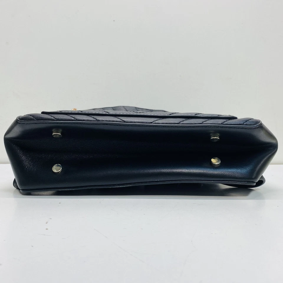 Mochila Kate Spade Mujer Negra Chevron Acolchada Imitación Cuero Foto 2 de 4