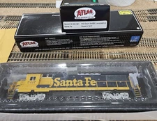 Santa Fe GE 8-40B #7417 HO Atlas Gold with ESU LokSound DCC & Sound decoder ATSF