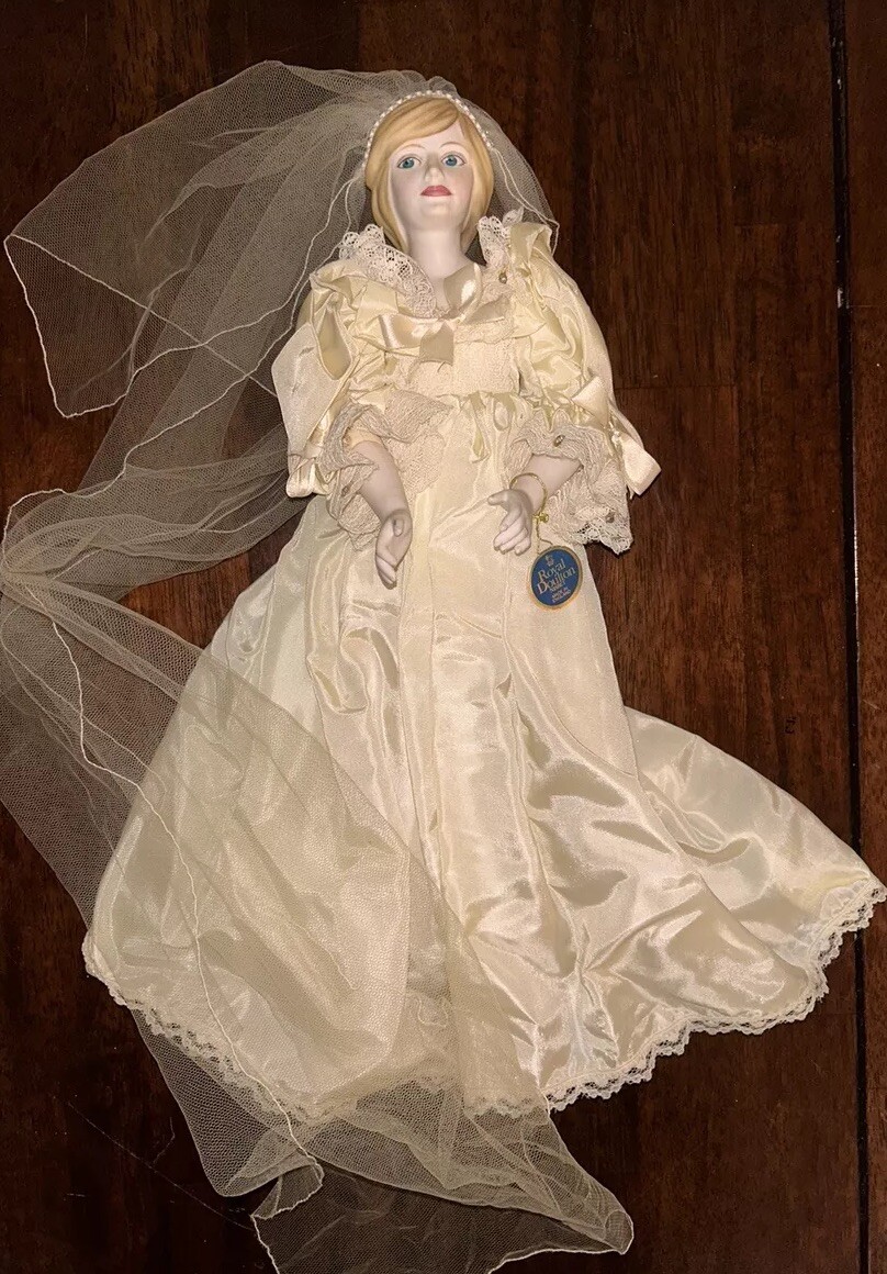 Royal Doulton Nisbet Heirloom Dolls The Princess of Wales We