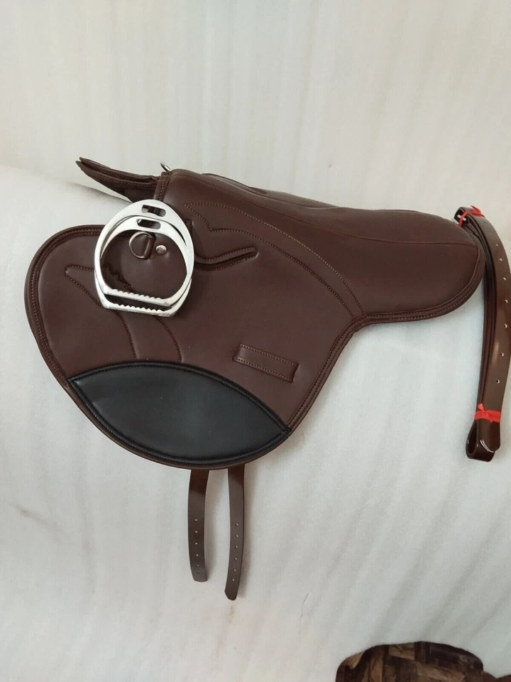 Sillín ligero de ejercicio de carreras tamaño 16". Foto 4 de 4