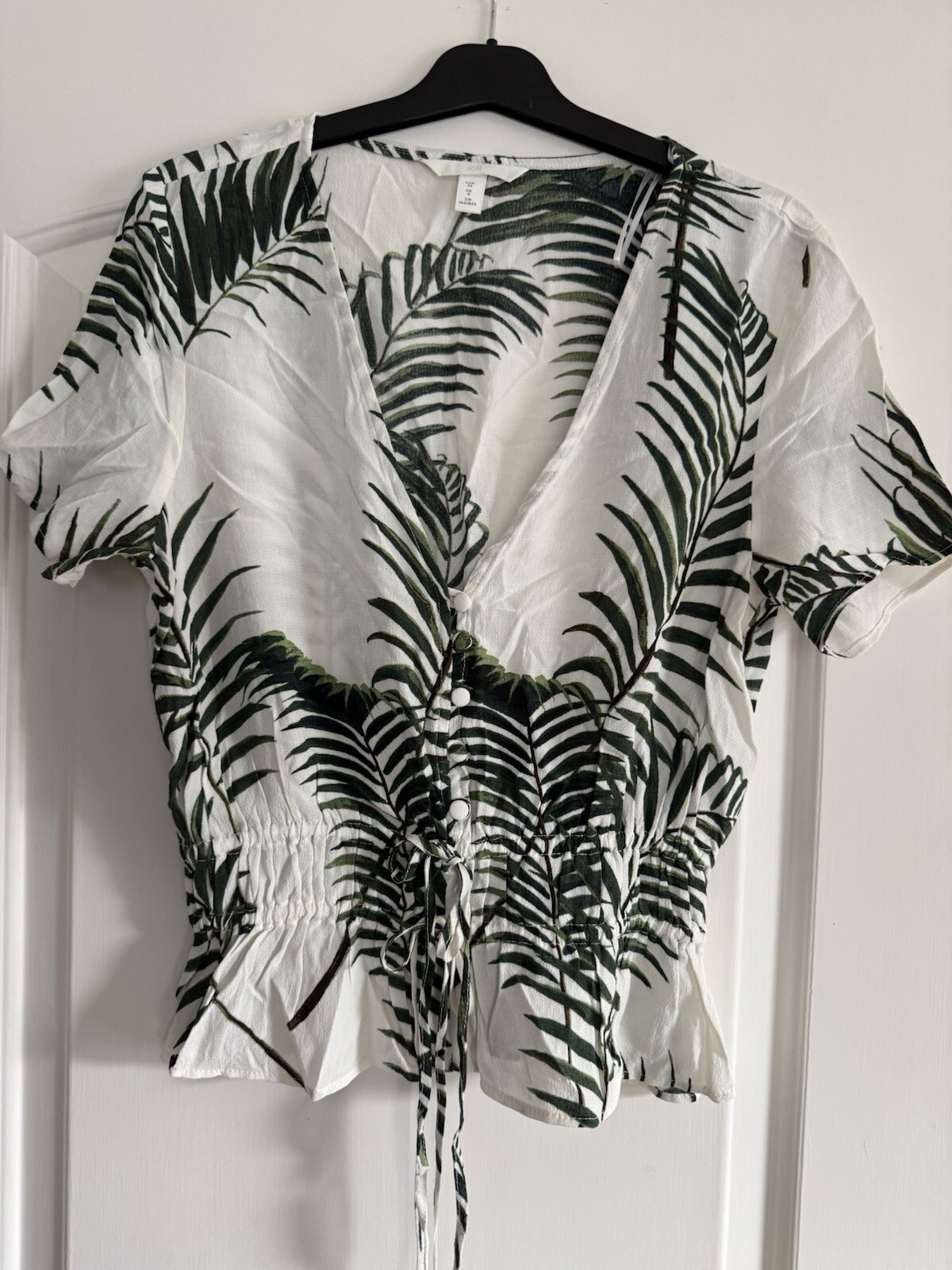 H&M LADIES PALM PRINT WHITE BUTTON UP BLOUSE-DOUBLE TIE WAIST-SIZE 8
