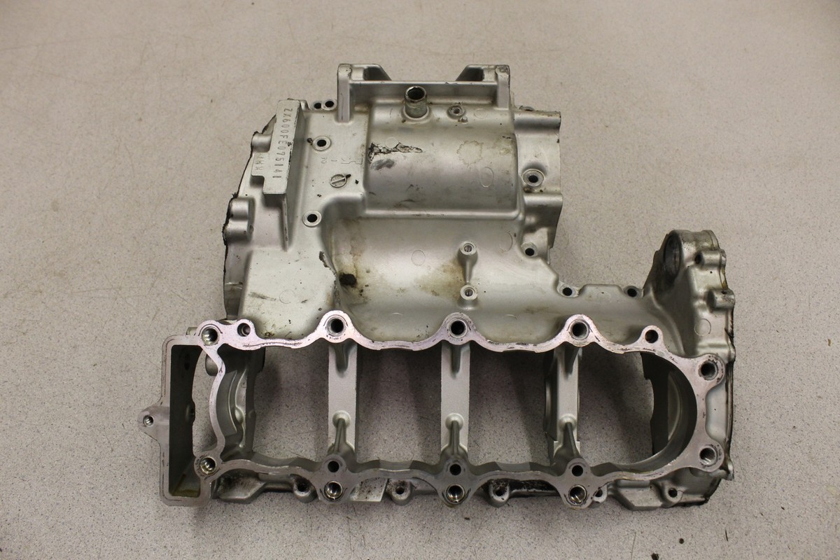 グラコン 1998 Kawasaki Ninja Zx6r Zx600g Upper Engine Top Crankcase Crank