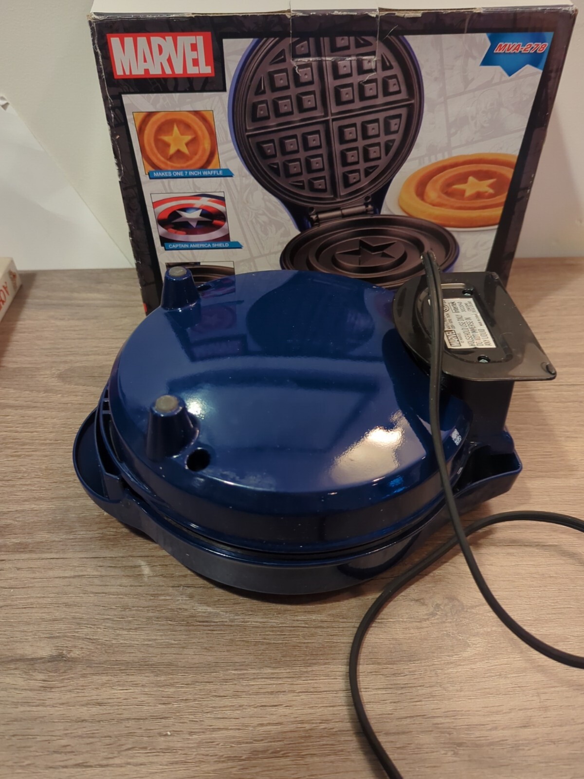 Marvel Captain America Shield 8" Waffle Maker MVA-278