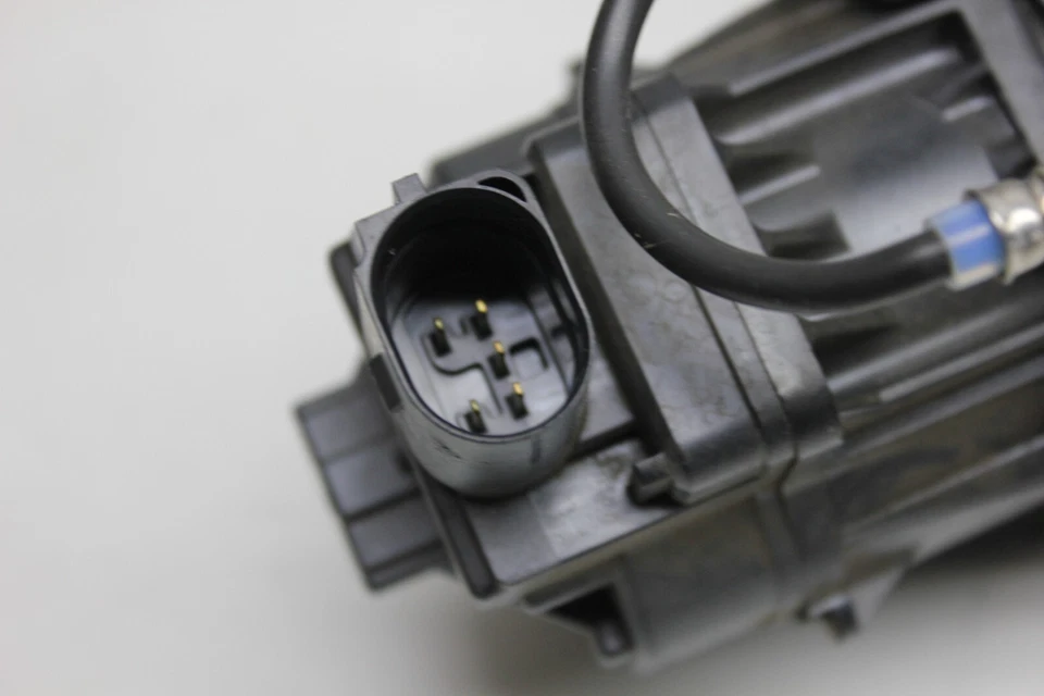 Dodge Ram 1500 2014 2015 2016 2017 2018 enfriador de válvulas de 3,0 L OEM (SH) OEM Foto 2 de 3