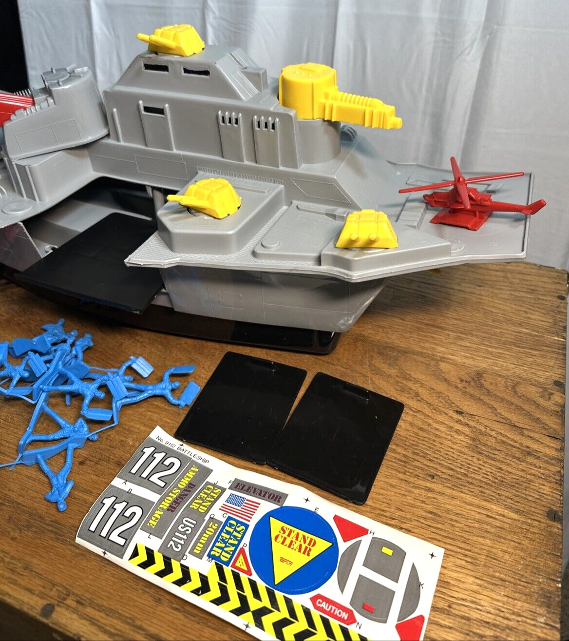 American Plastic Toys Inc 18 Piece Battleship Set 91120 w/Figures & Box Vintage