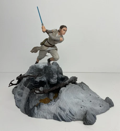 Hasbro 2017 Star Wars: Rey The Black Series Centerpiece (Starkiller Base)