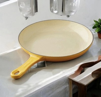 New Le Creuset Cast Iron Enamel Shallow Fry Omelette Pan Yellow Nectar 9 3/4''