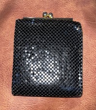 Vintage Whiting and Davis Black Mesh Coin Purse Wallet Gold Clasp Kiss Lock 4  