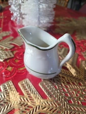 Wellsville China Green and White Ironstone Creamer Or Gravy Boat. Vintage 1950s