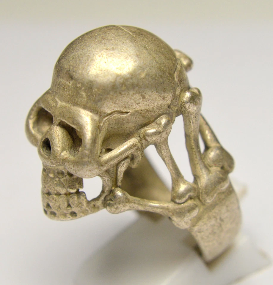 HUGE ! GOTHIC SKULL SILVER HEAVY RING FOR MEN - Image 2 of 4