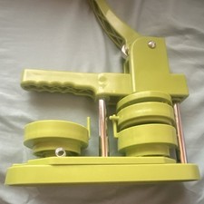 58 mm Green Badge/Button Maker Machine with Button Parts and Pin Backs
