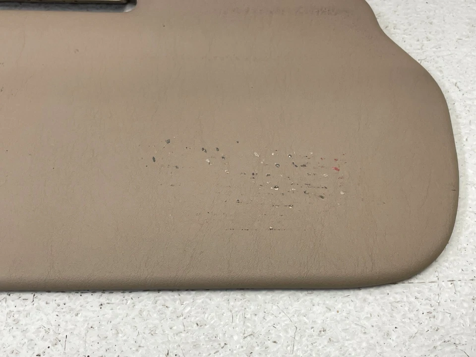 Комплект из пары бежевых передних левых и правых козырьков для Lexus LX470 1998-2002 годов выпуска 1535 от оригинального производителя - Изображение 3 из 4