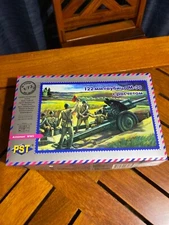 NIB PST MODEL #72040 ARMAMENT WWII 122 MM RAY6N4a M-30