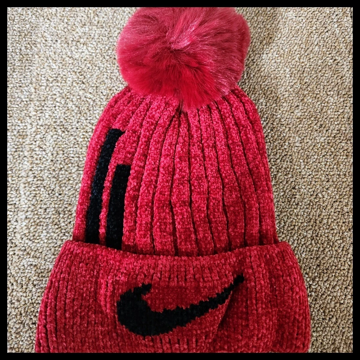 NIKE BEANIE HAT.