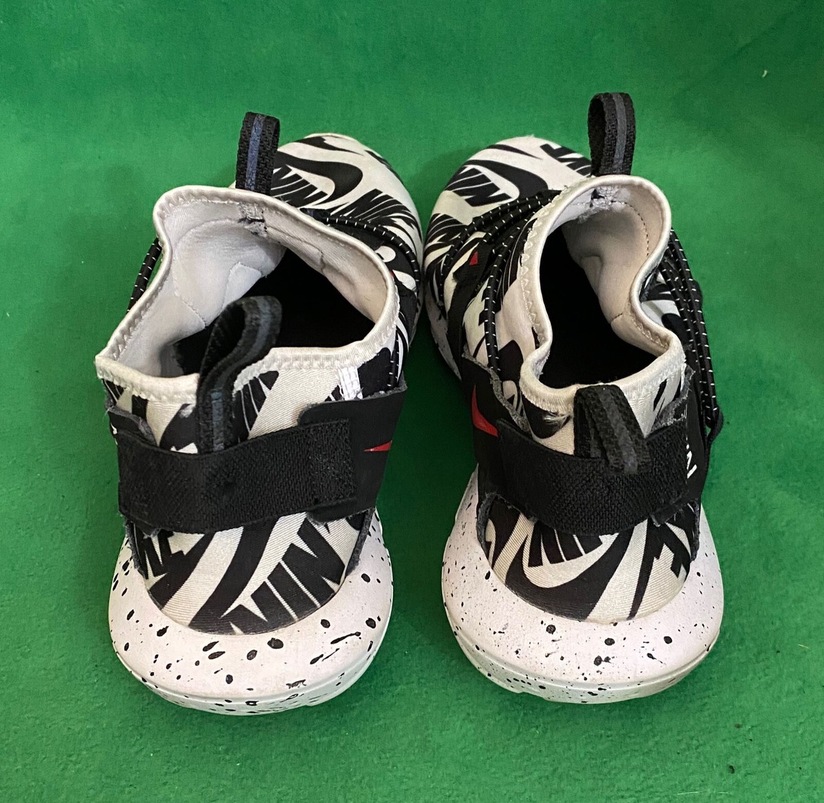 Nike Vortex FA18-MNSELB-712 Goddess Of Victory Men