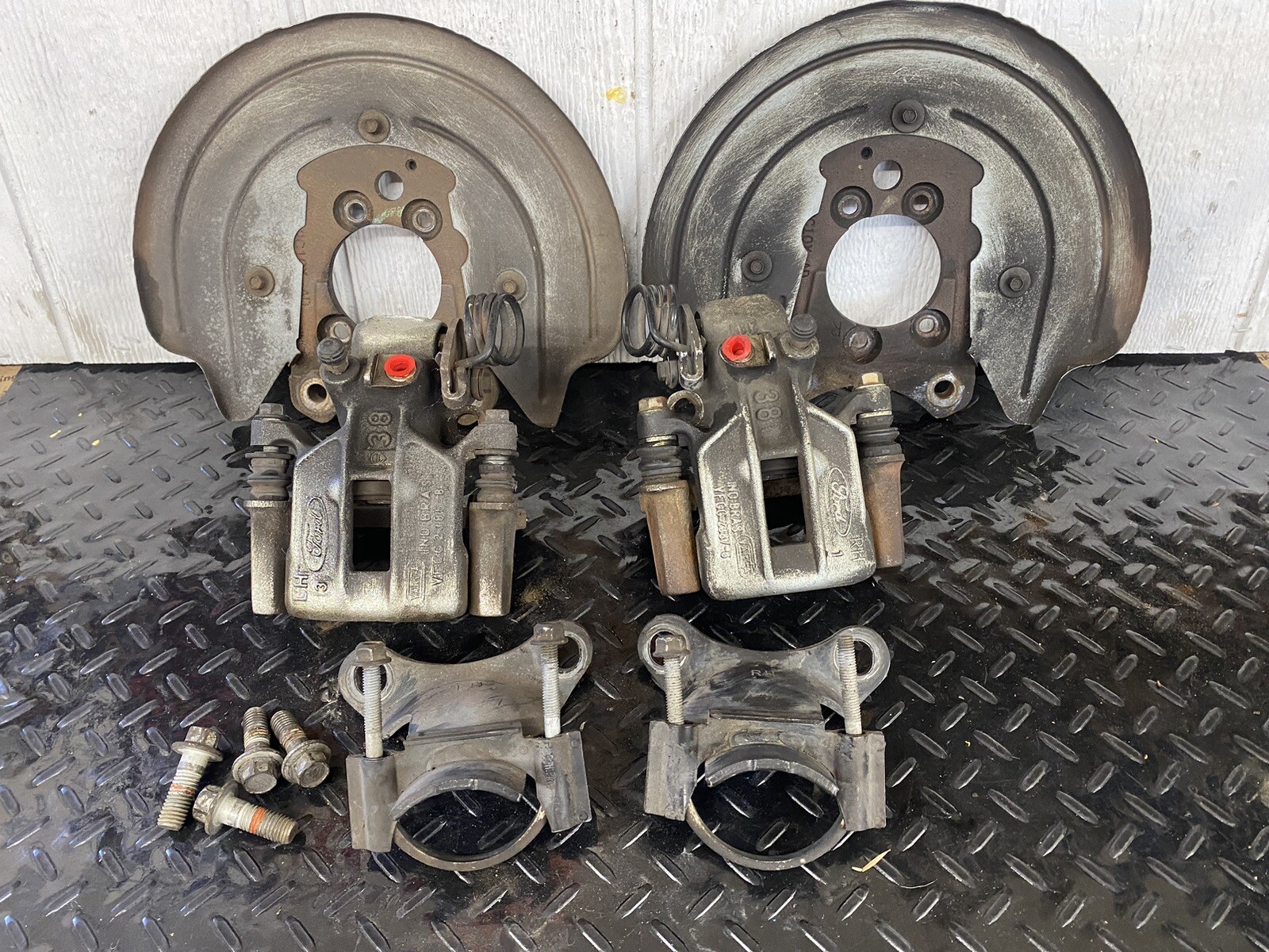 OEM 19962004 Ford Mustang Rear Brake Calipers Brackets Mustang Fox