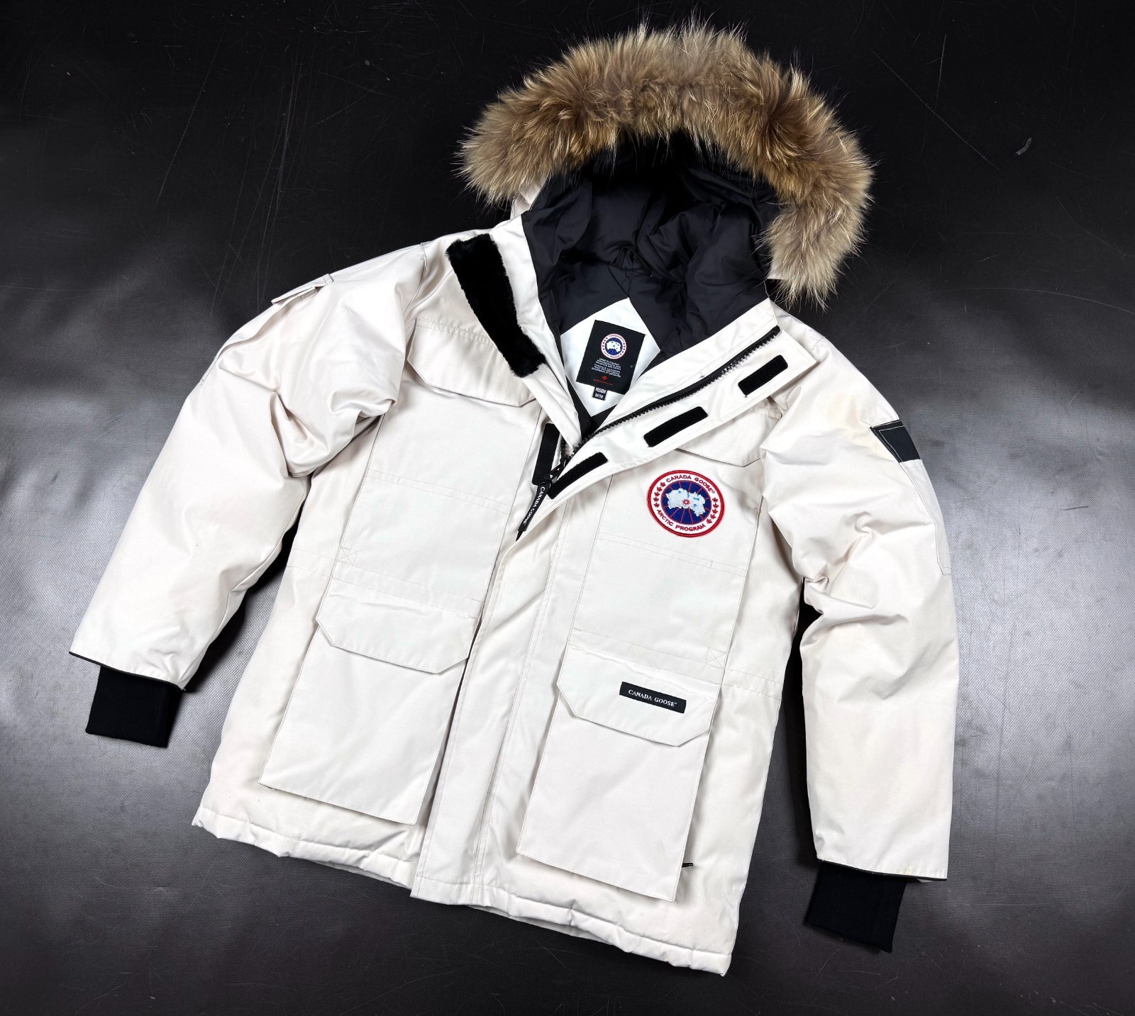 Men's CANADA GOOSE Expedition 4660MA Fusion Fit Down Puffer Parka Jacket - M/L