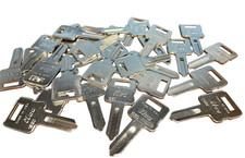 Caterpillar 1560 Uncut Key Blank Lot Of 31 Fits Various Heavy Equipment Caterpillar 1560 Uncut Key Blank Lot Of 31 Fits Various Heavy Equipment