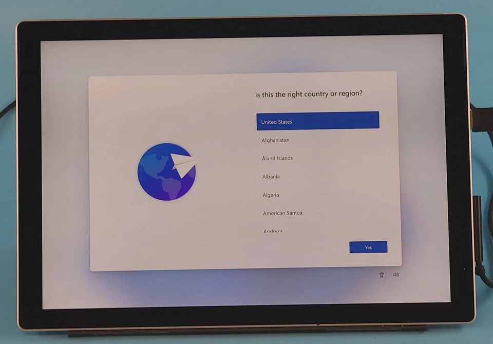 Microsoft Surface Pro 7+ Plus, 12.3' i3-1115G4, 8GB RAM, 128GB SSD With Keyboard - Image 3 of 4