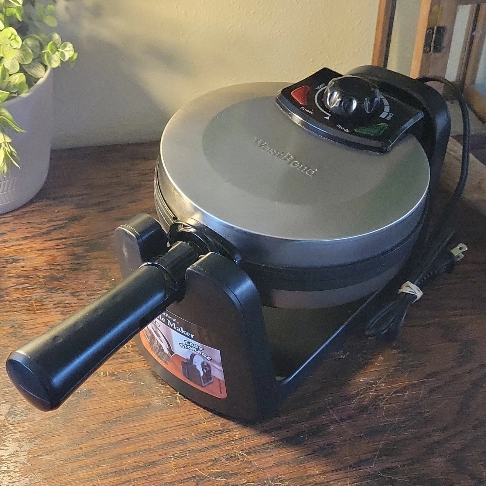 West Bend Flip Waffle Maker 6201 Nonstick Rotating Belgian Style Tested Working