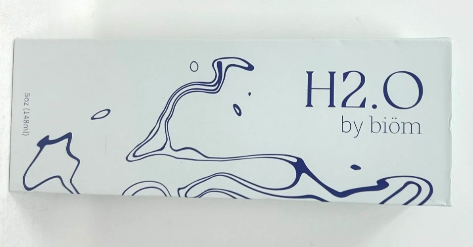 Limpiador facial hidratante H2.O de Biöm, 5 oz Foto 3 de 4