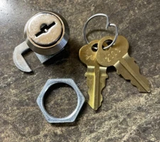 Chicago Cabinet Lock With 2 Keys - NEW