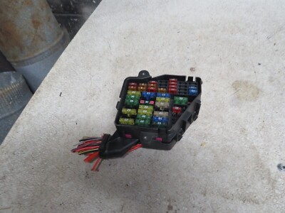 07 AUDI A4 2.0 FUSE RELAY BOX JUNCTION BOX BLOCK 