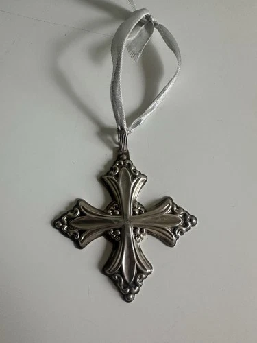 Vintage 1991 REED & BARTON Sterling Silver Christmas Cross Repousse Ornament