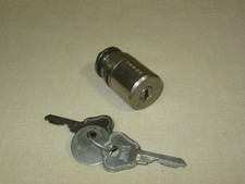 Nos - 1933 To 1936 Ford Lock Cyl. 2 Hurd Keys For Spare Tire Locking Hubcap