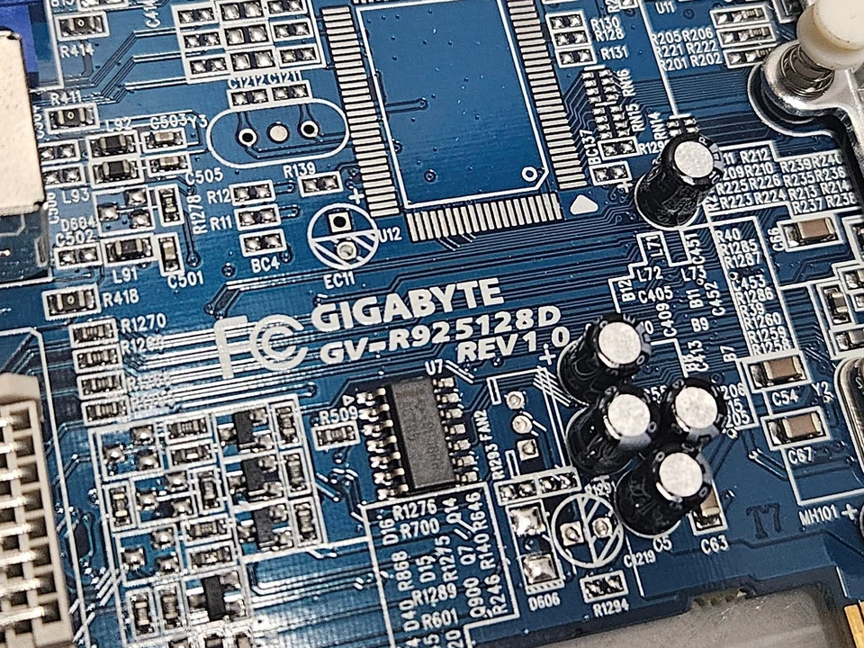 ATI Radeon 9250 128MB DDR, 128BIT, AGP 8x, Gigabyte GV-R925128D, WORKING - Image 2 of 4