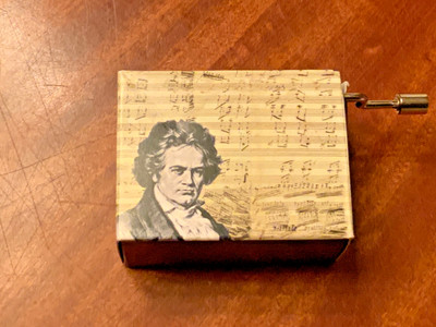 Beethoven ''Song of Joy'' Wind up Music Box Fridolin