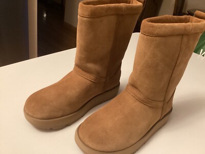 U28435 without box  Ugg Vibram Classic  Boots Arctic grip beige Size 5 G2U
