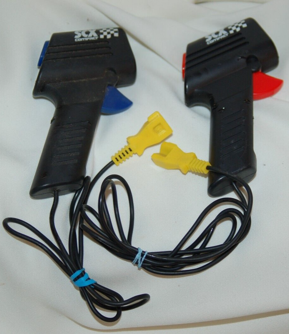 VINTAGE SLOT CAR CONTROLLER TRIGGER STYLE SCX COMPACT BLACK W V PLUG YELLOW READ