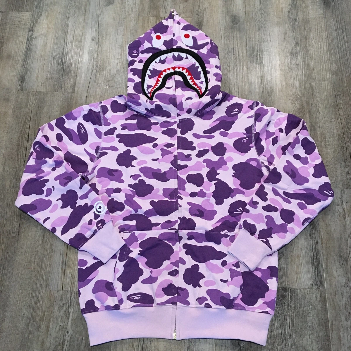 Hoodie top looking bape