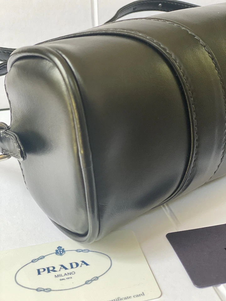 Bandolera de bolos Prada negra, bolsa antipolvo incluida Foto 4 de 4