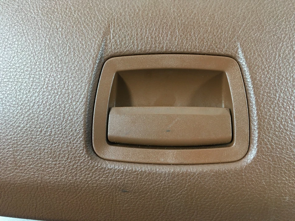 BMW 528I F10 F11 2011-2016 guantera compartimento de almacenamiento tapa de puerta cubierta OEM. Foto 2 de 4