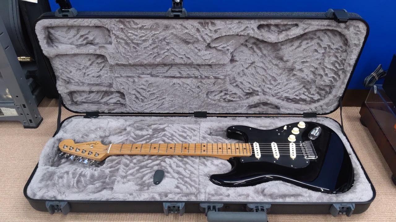 Fender Electric Guitar Stratocaster Type American Ultra II