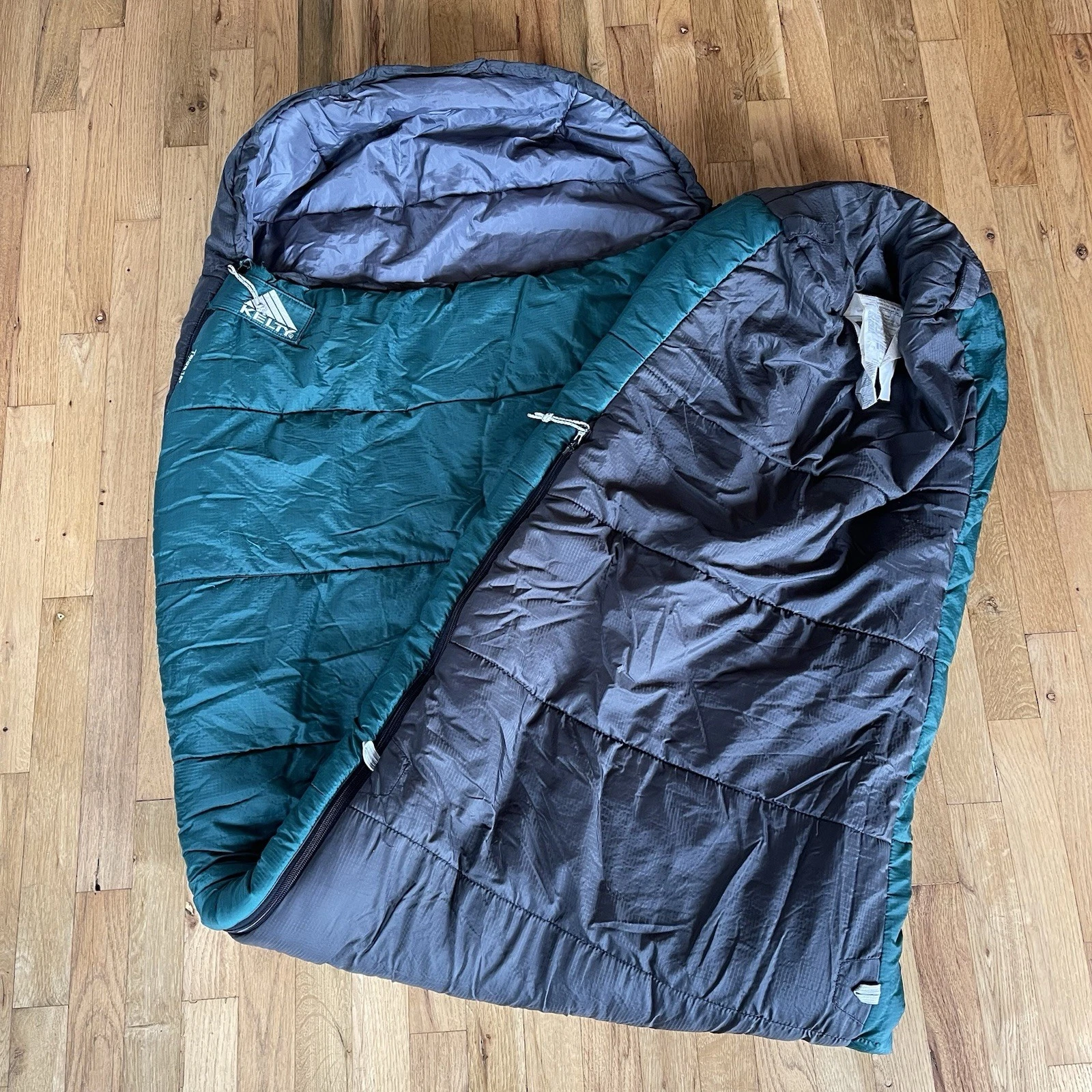 KELTY Taiga 15 Degree Mummy Bag 32”x 80” With Sack (Inside Tear)