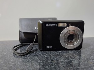 Samsung ES15 10.2MP Digital Camera - 3x Optical Zoom - Black Tested
