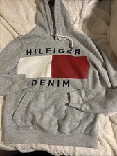 Hoodie Tommy Hilfiger Denim very good conditions, for Men Size Is Small.