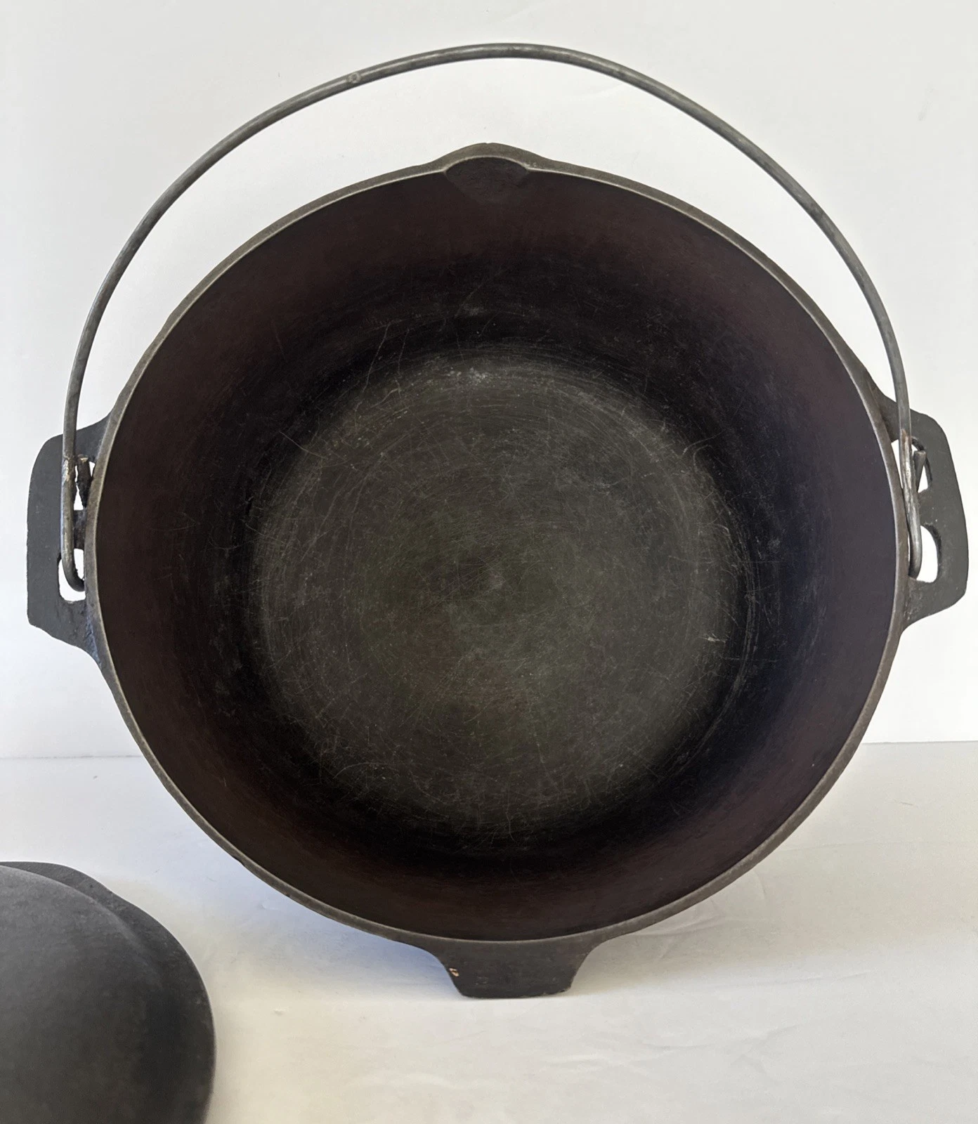 Vintage Cast Iron Dutch Oven Pot BSR Handle Pour Spout USA Primitive Lidded #8