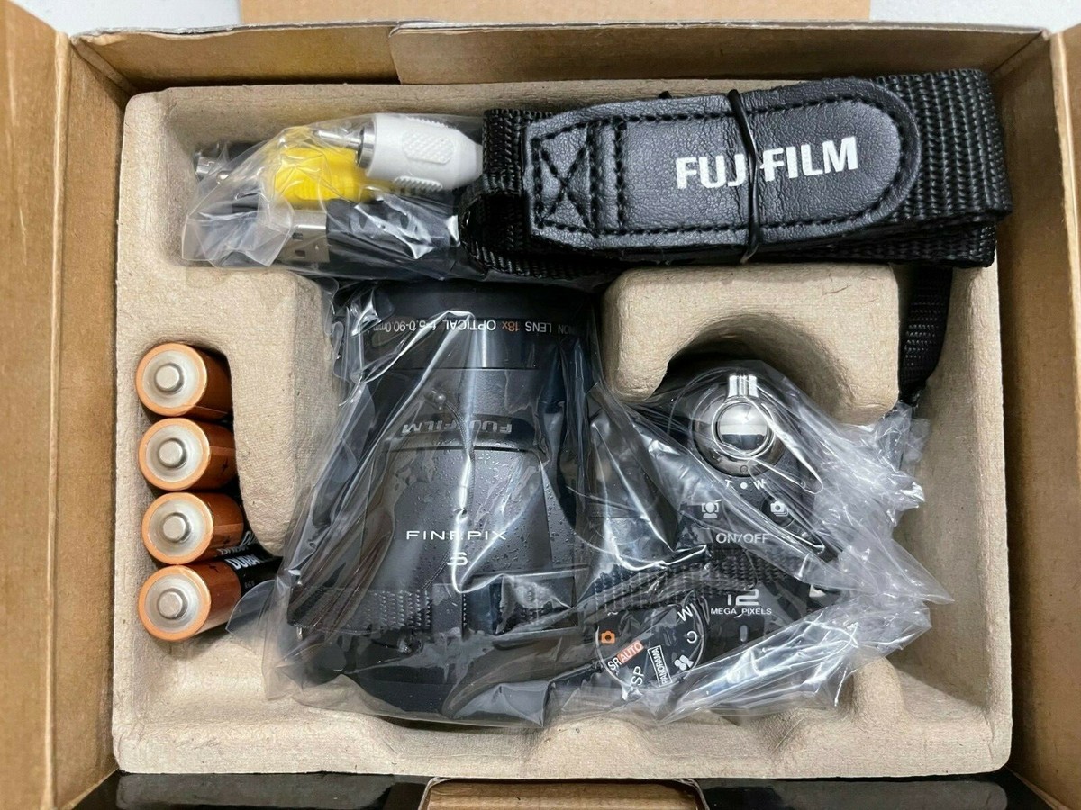 Fujifilm FinePix S Serie S1800 12.2MP Digital Camera 18x Wide