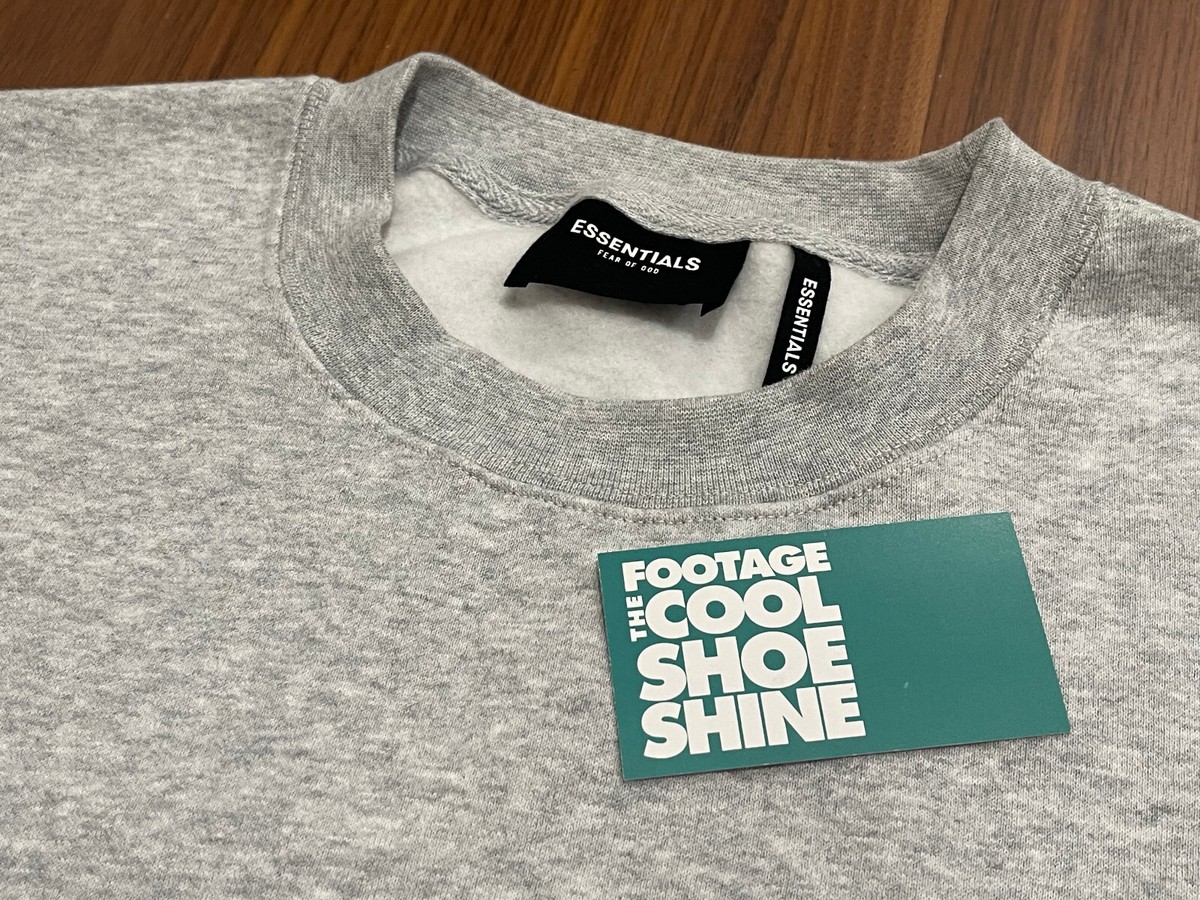 FEAR OF GOD ESSENTIALS REFLECTIVE LOGO CREWNECK SWEATSHIRT FOG