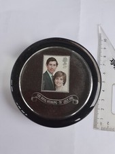 CHARLES and DIANA 25p stamp enclosed Glass Paper weight Royal Wedding 1981 