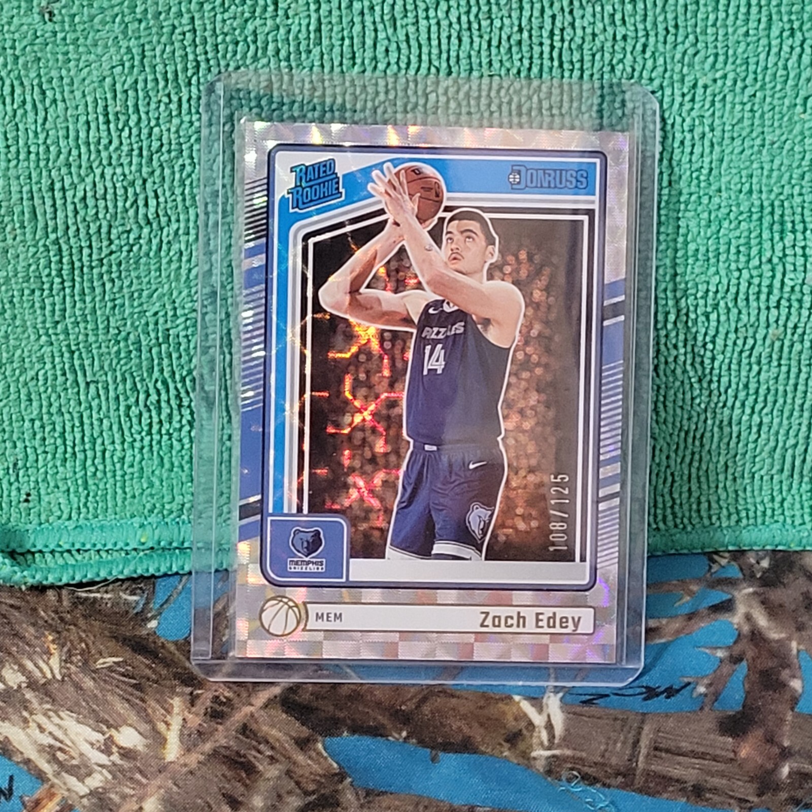 2024-25 Panini Donruss - Rated Rookie Zach Edey #239 Crystals /125 (RC)