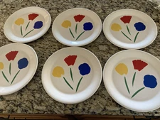 MARIMEKKO 6 DINNER PLATES 10  1/2" THREE TULIPS