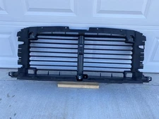 New! OEM GM Chevrolet T1XX F-Shutter 86586455 OEM