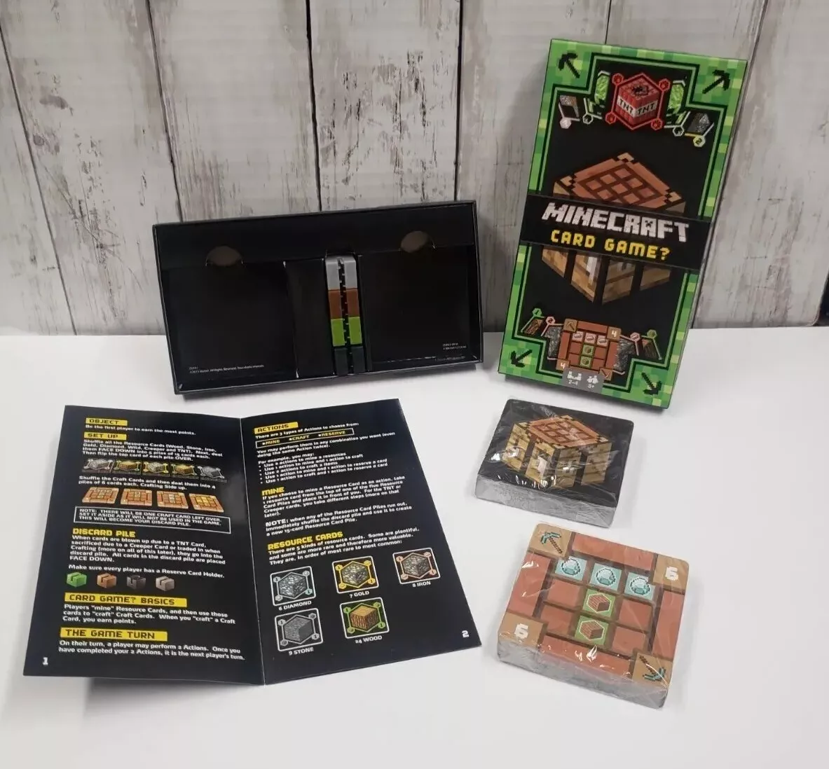 Minecraft Card Game Race Your Friends to Craft Valuable Tools Ages 8+